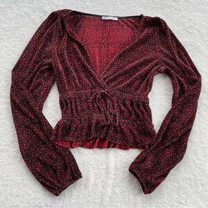 Zara black and red floral long-sleeve deep V-neck peplum pleated blouse size s